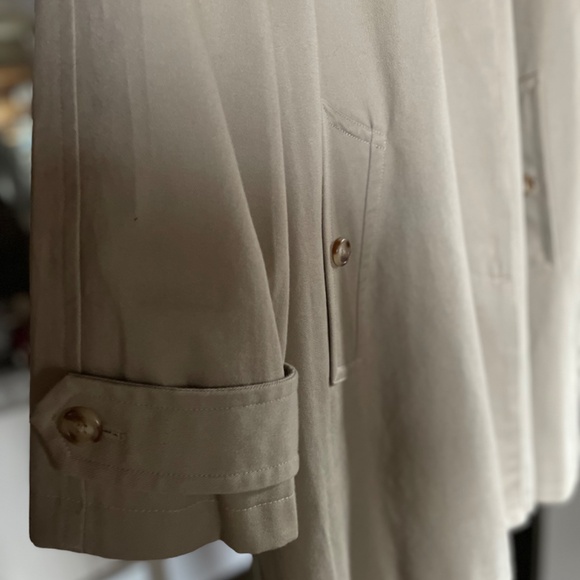 Ralph Lauren Overcoat. Size Large - Picture 9 of 16